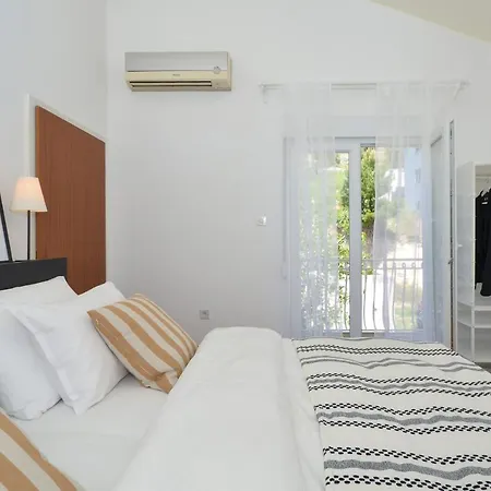 #nice&cozy アパート イェセニツェ